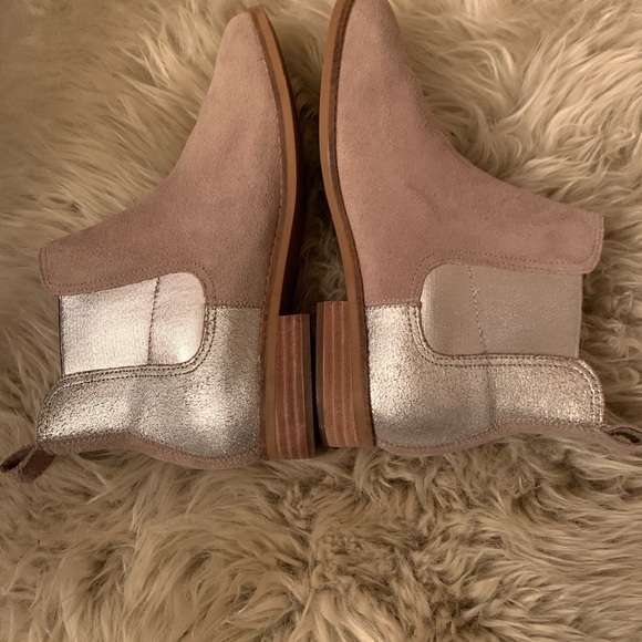Toms Women's Ella Desert Taupe Suede boots - Picture 11 of 14